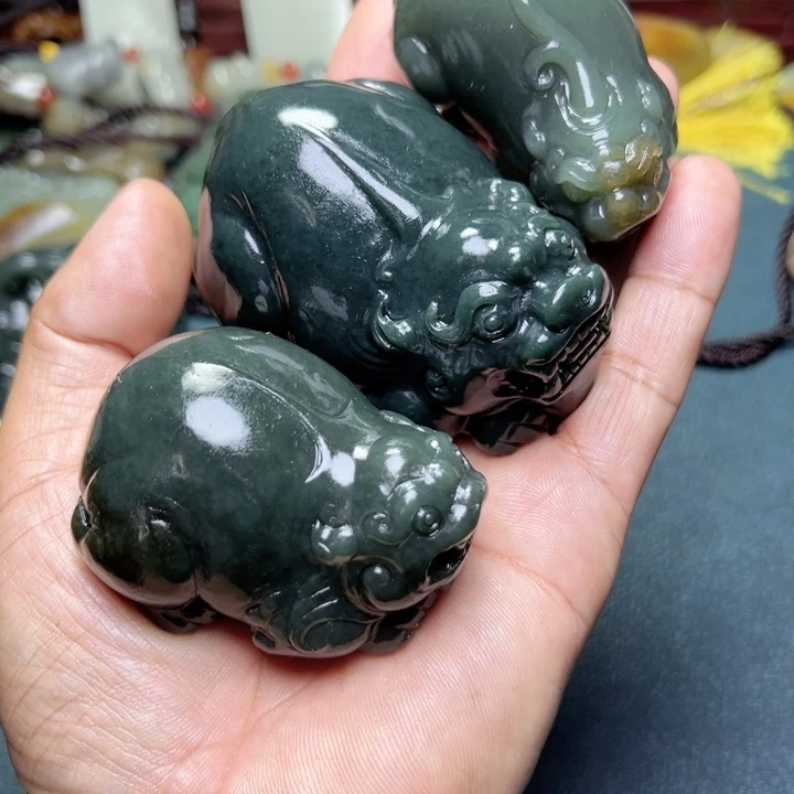 和田玉未镶嵌把件心*