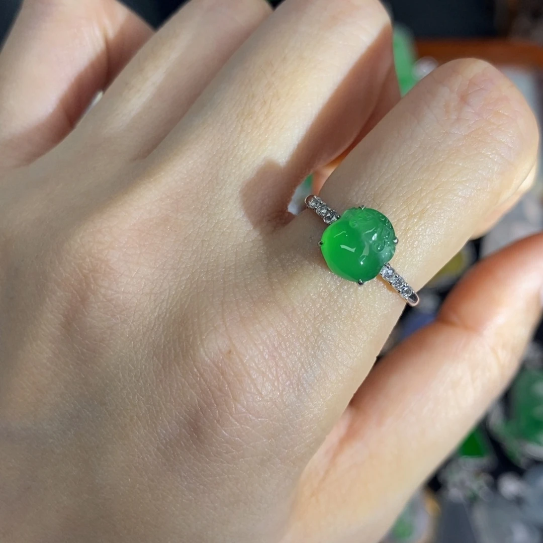 翡翠18K金镶嵌颈饰A货翡翠