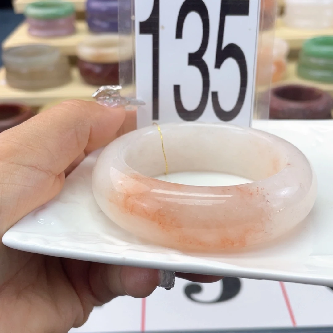 石英岩玉未镶嵌手镯