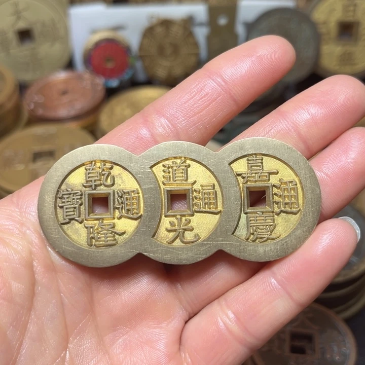 铜现代工艺雕母乾道嘉