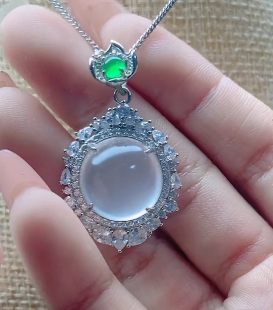 [俄料] 石英质玉 时尚吊坠（925银镶嵌）