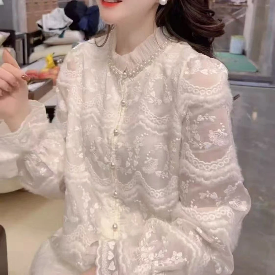 大码显瘦名媛重工立领蕾丝长袖衬衫女秋冬设计感珍珠扣洋气别致上