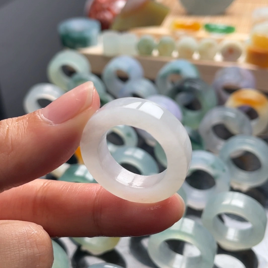 定制翡翠未镶嵌戒指
