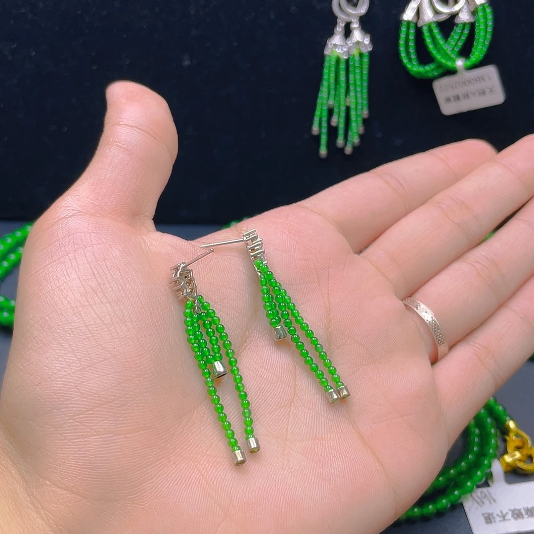 翡翠未镶嵌颈饰