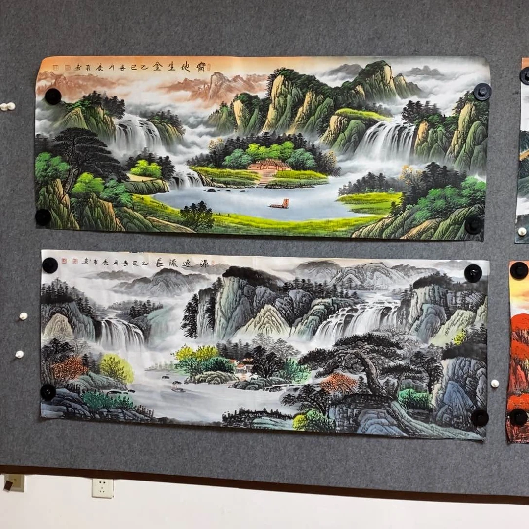 国画@****森1.8米长的两幅画一起