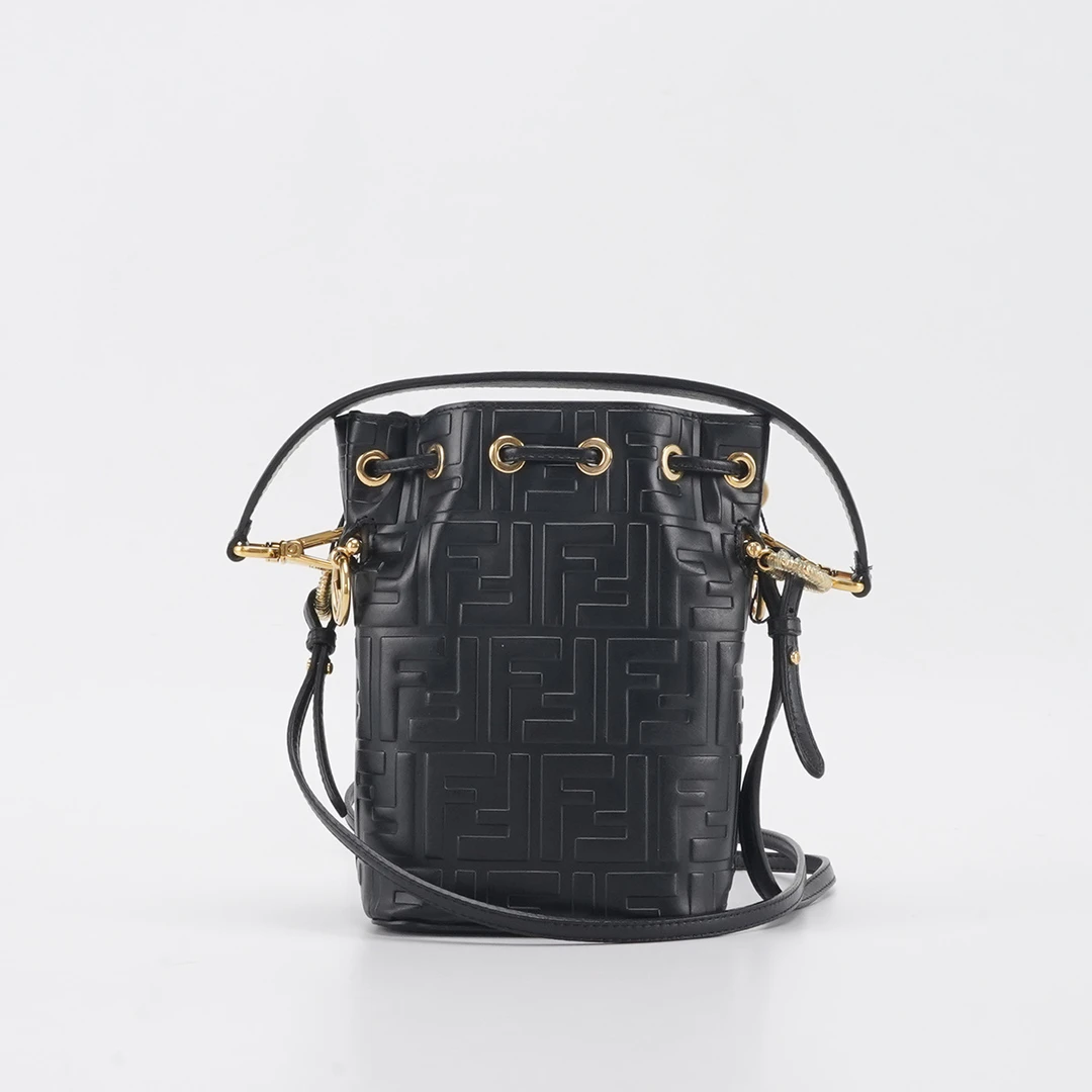95新 FENDI/芬迪 【白菜】 momtresor抽绳水桶水桶包/BGF601360005