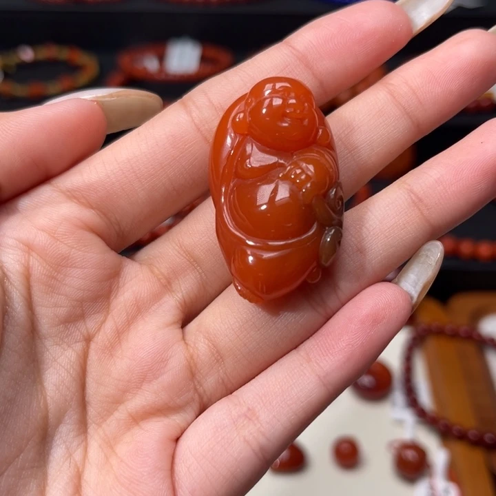 南红玛瑙未镶嵌颈饰樱桃红精工雕刻立体雕弥勒佛