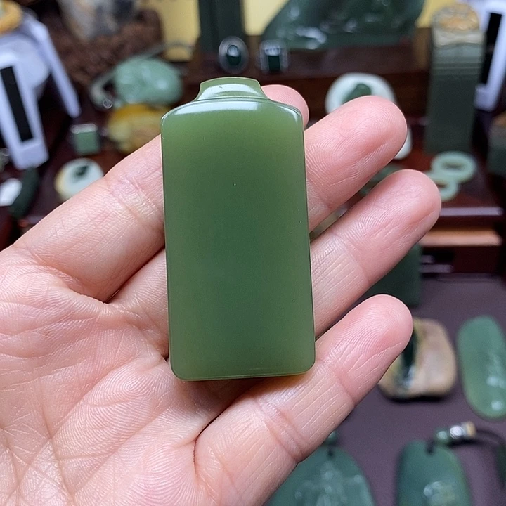 岫岩老玉（透闪石质玉）析木未镶嵌米*托