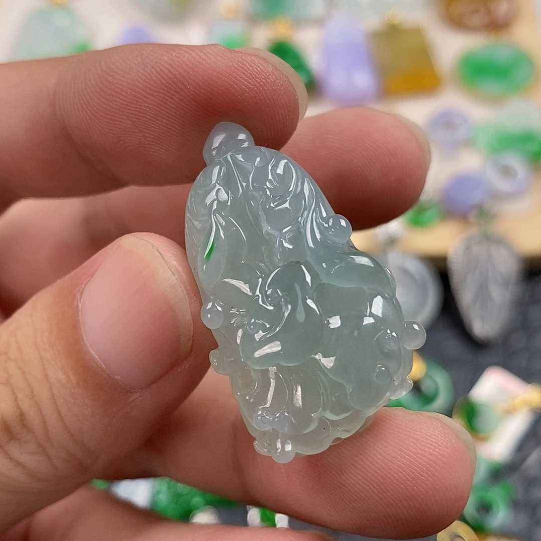 翡翠未镶嵌颈饰翡翠