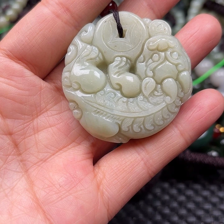 和田玉颈饰未镶嵌