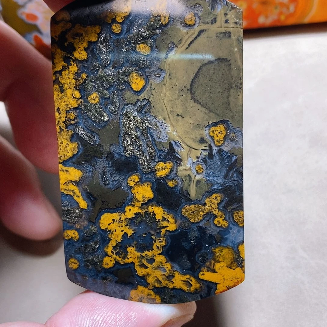 未镶嵌颈饰玛瑙/玉髓青****频