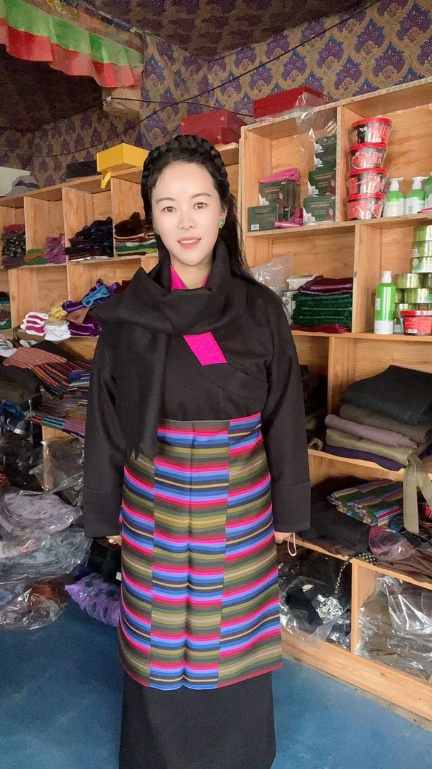 新款流行藏式藏袍三件套