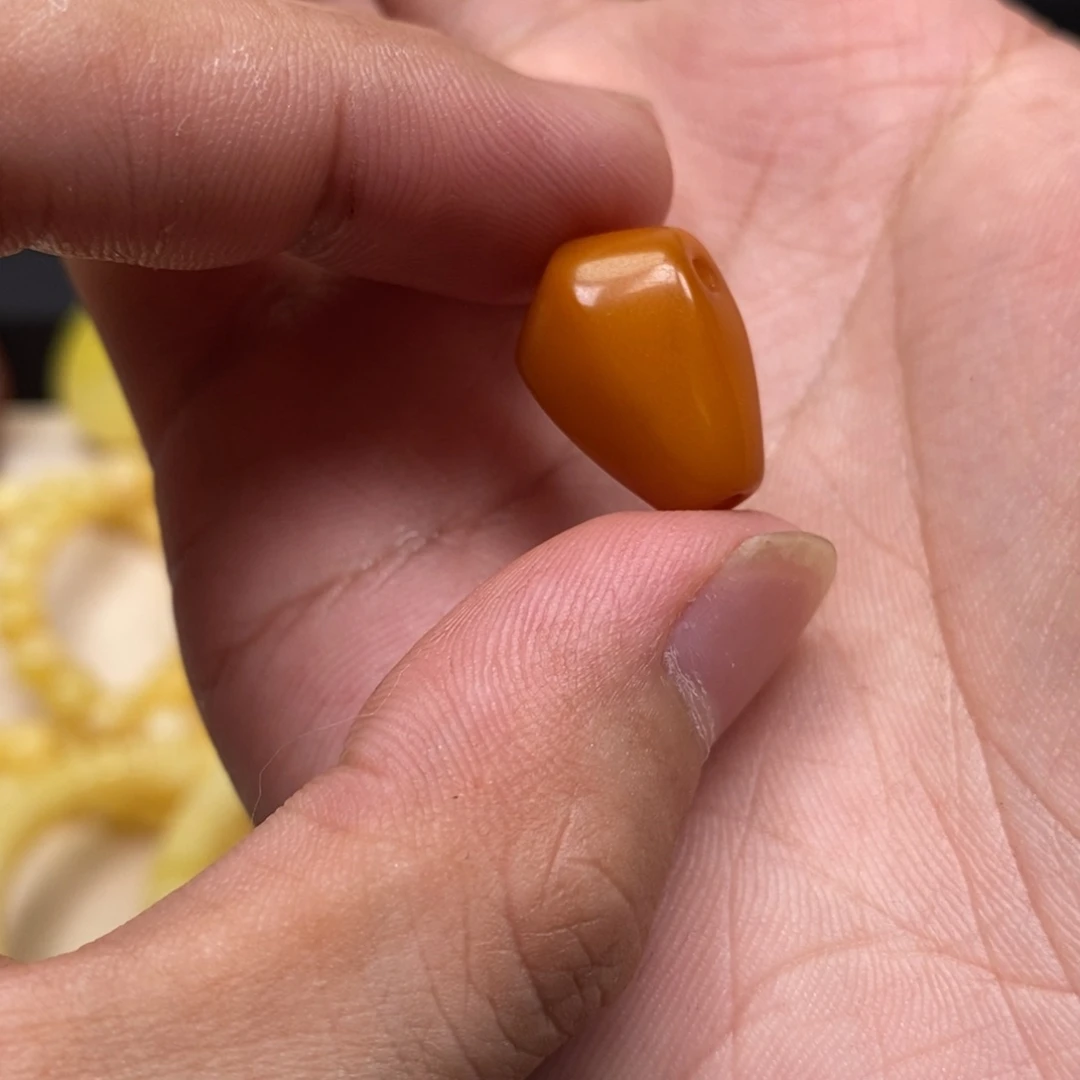未镶嵌琥珀裸石三通