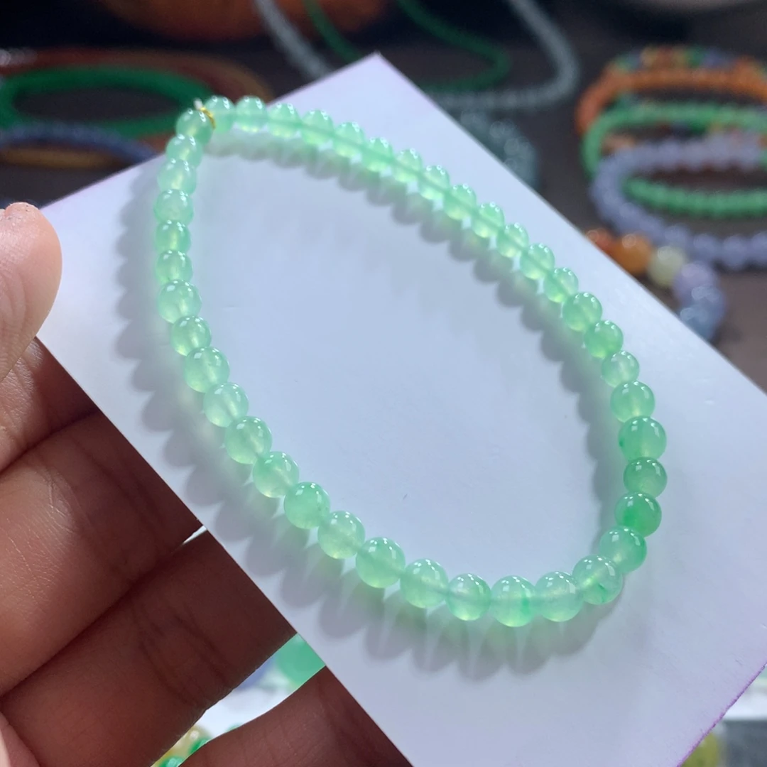 翡翠未镶嵌手链木那冰种小清新甜绿单圈 卡4.4~5.3