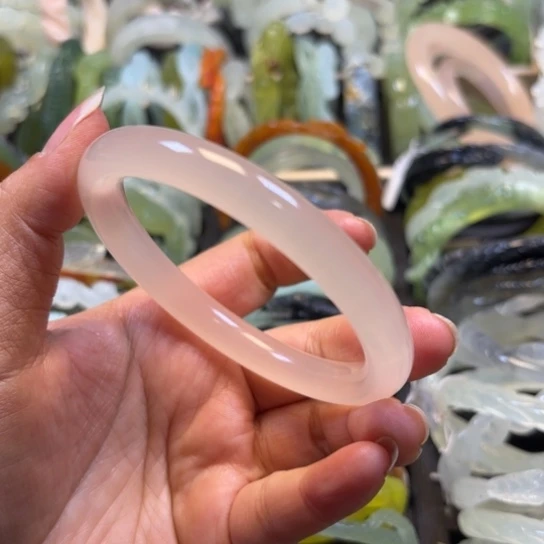 岫玉手镯未镶嵌趴****?蛇镯