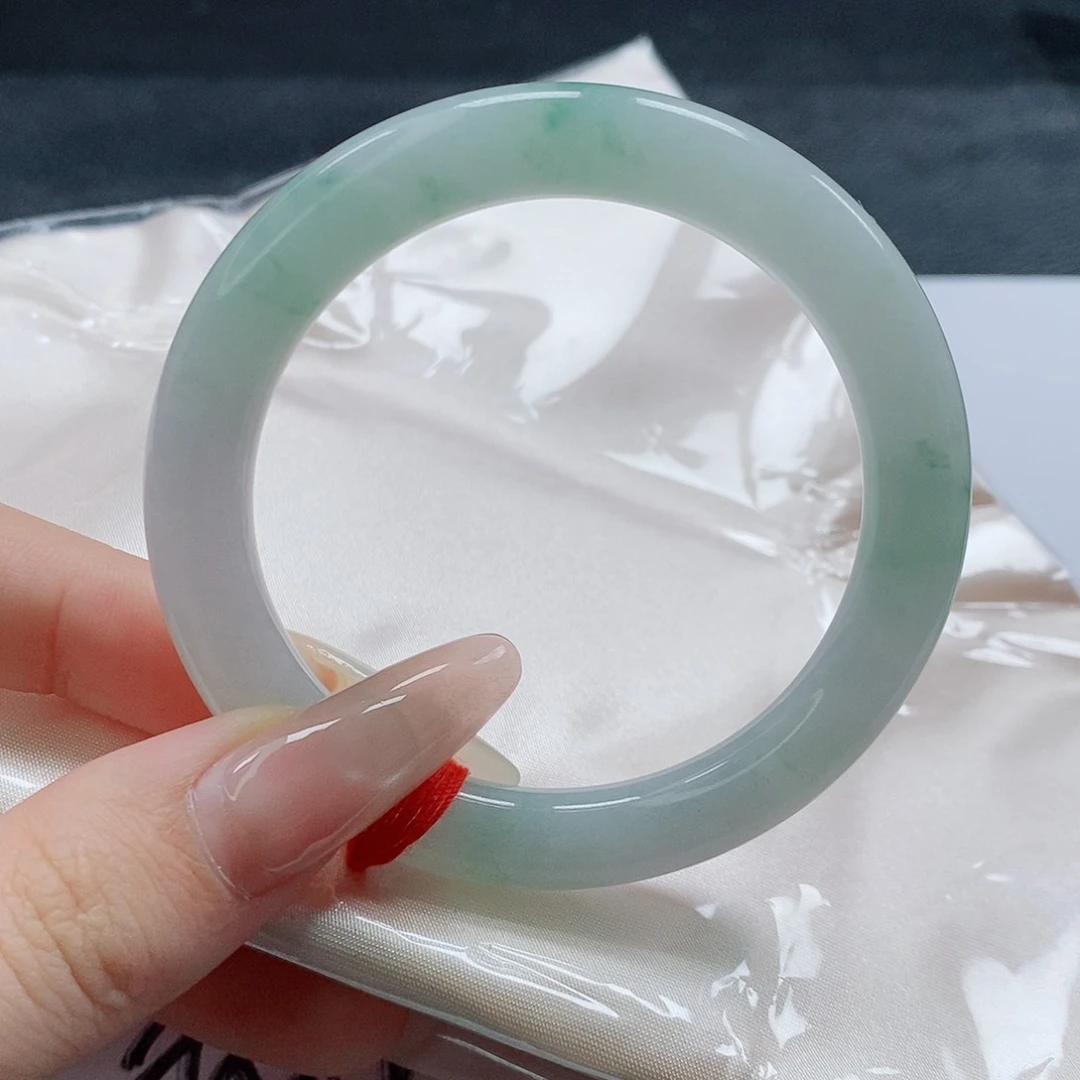 【闪购商品】未镶嵌手镯（圆镯）翡翠447号