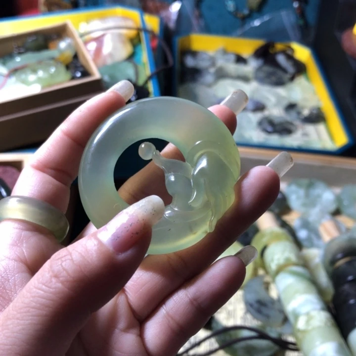 岫玉未镶嵌岫玉挂件