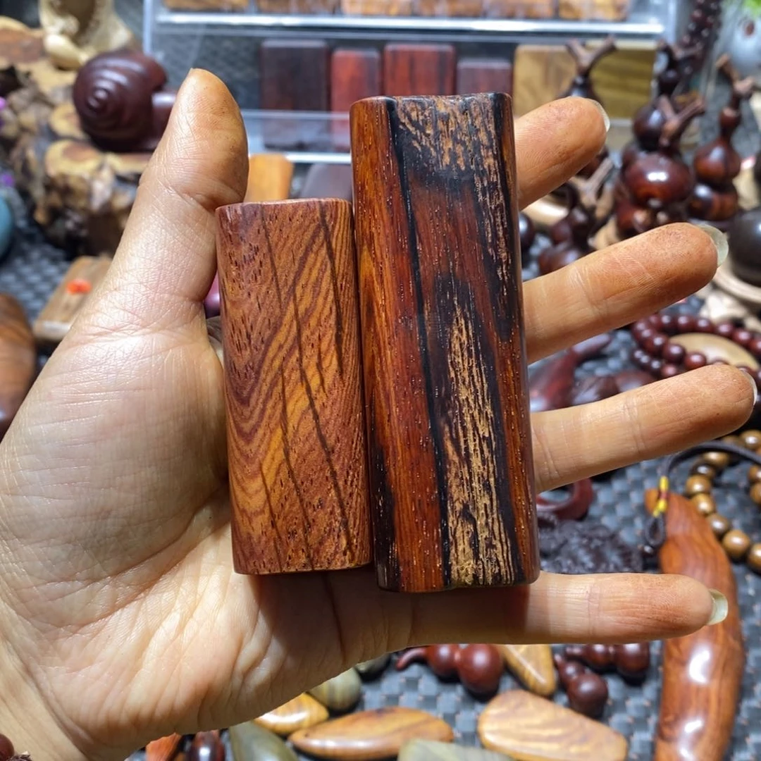 微凹黄檀（南美大红酸枝）言*瑕疵