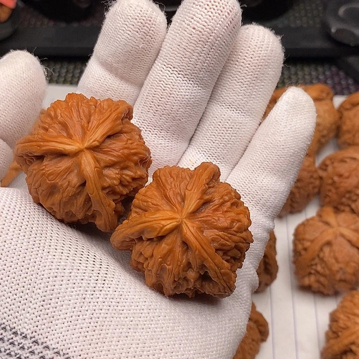 神***生核桃手串/手链拼接白狮子24