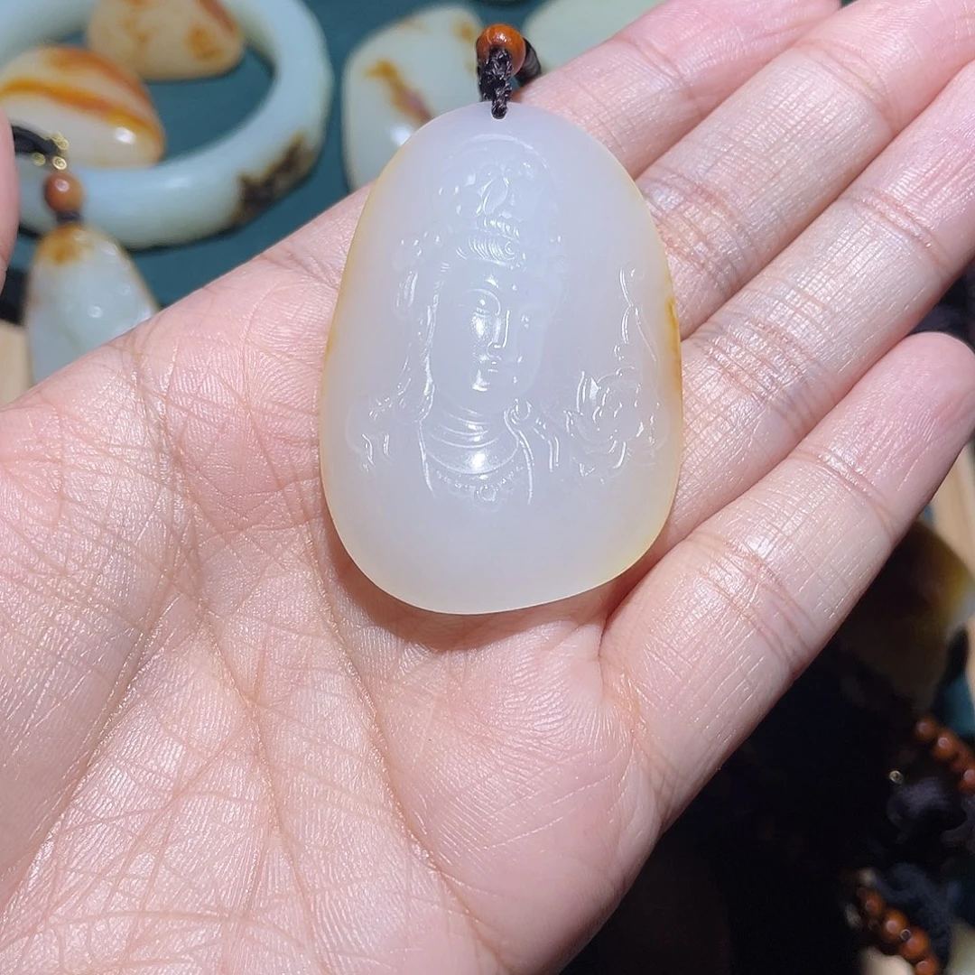 无***空和田玉未镶嵌颈饰