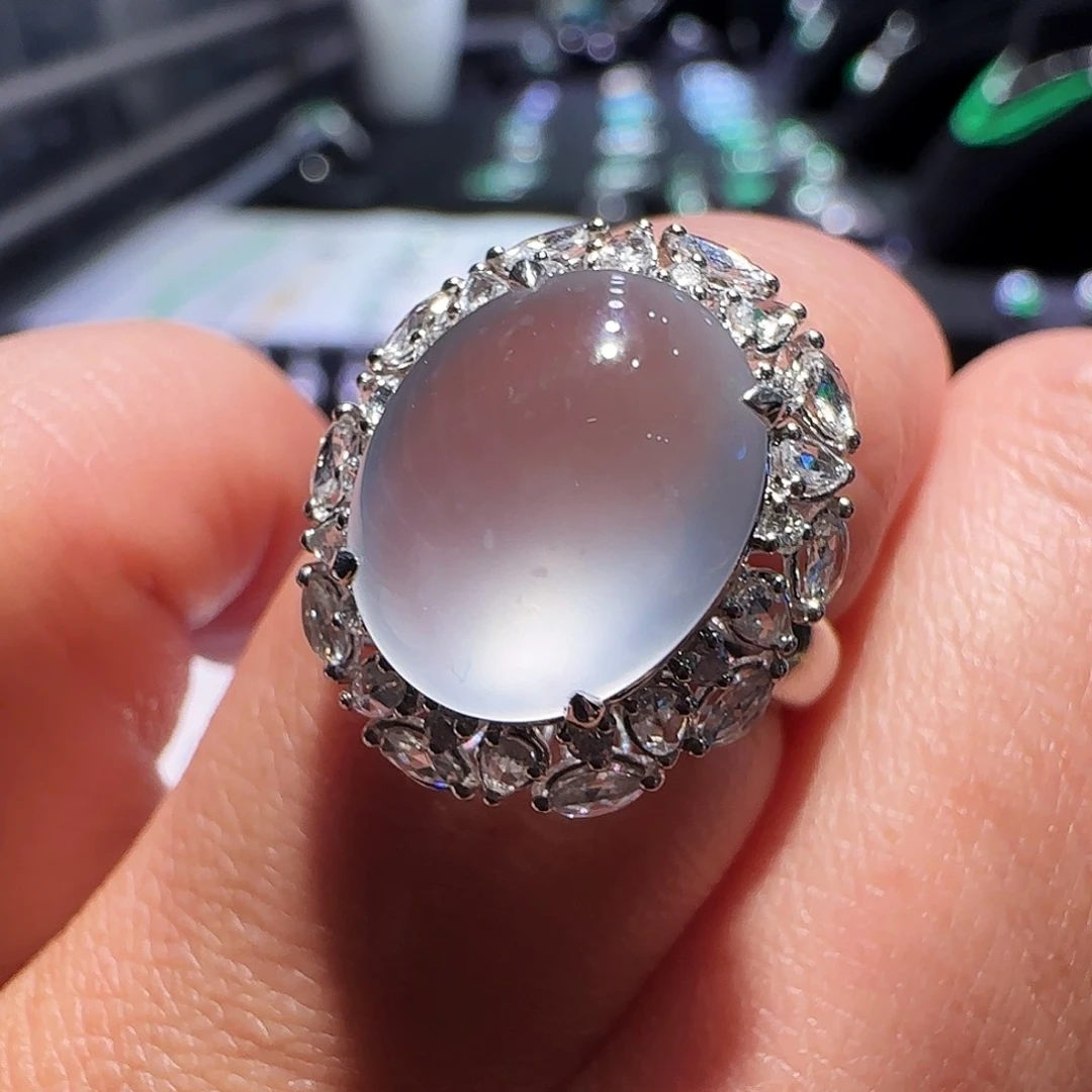 翡翠18K金镶嵌戒指