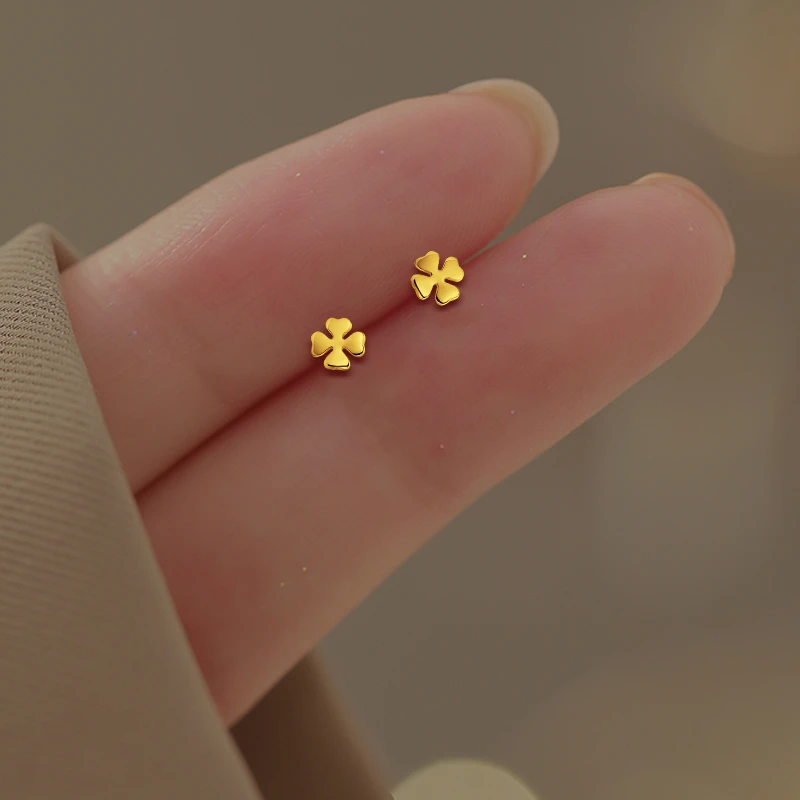 足银耳饰 迷你999纯银四叶草耳钉黄金色轻奢小众高级感耳骨钉耳环