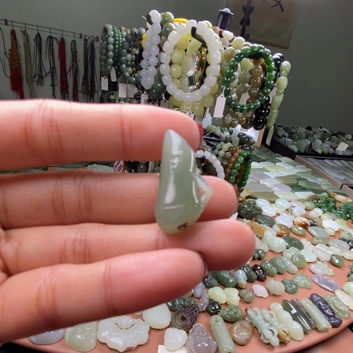 和田玉未镶嵌颈饰和田玉