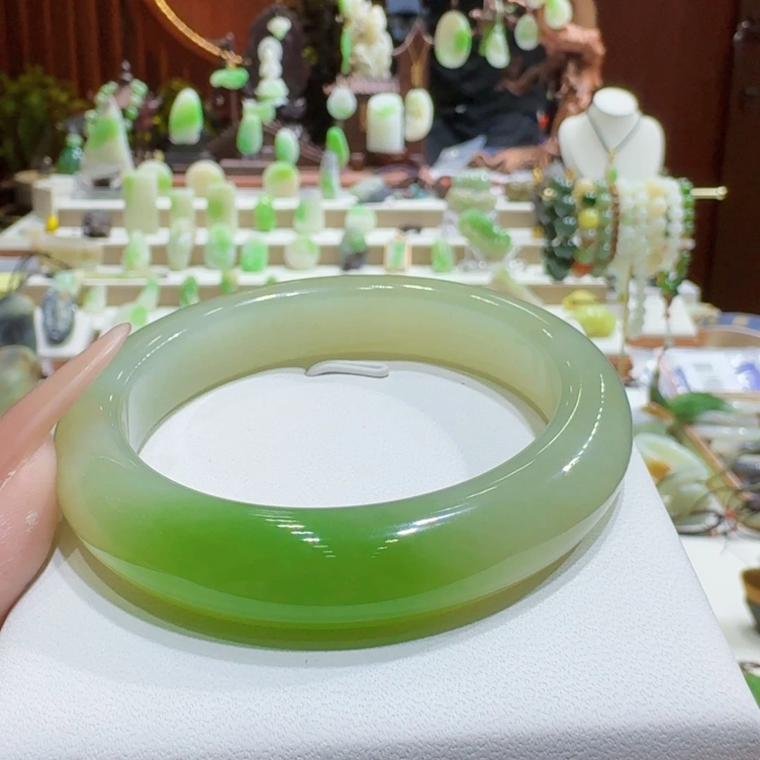和田玉（翠青玉）手镯未镶嵌翠青56