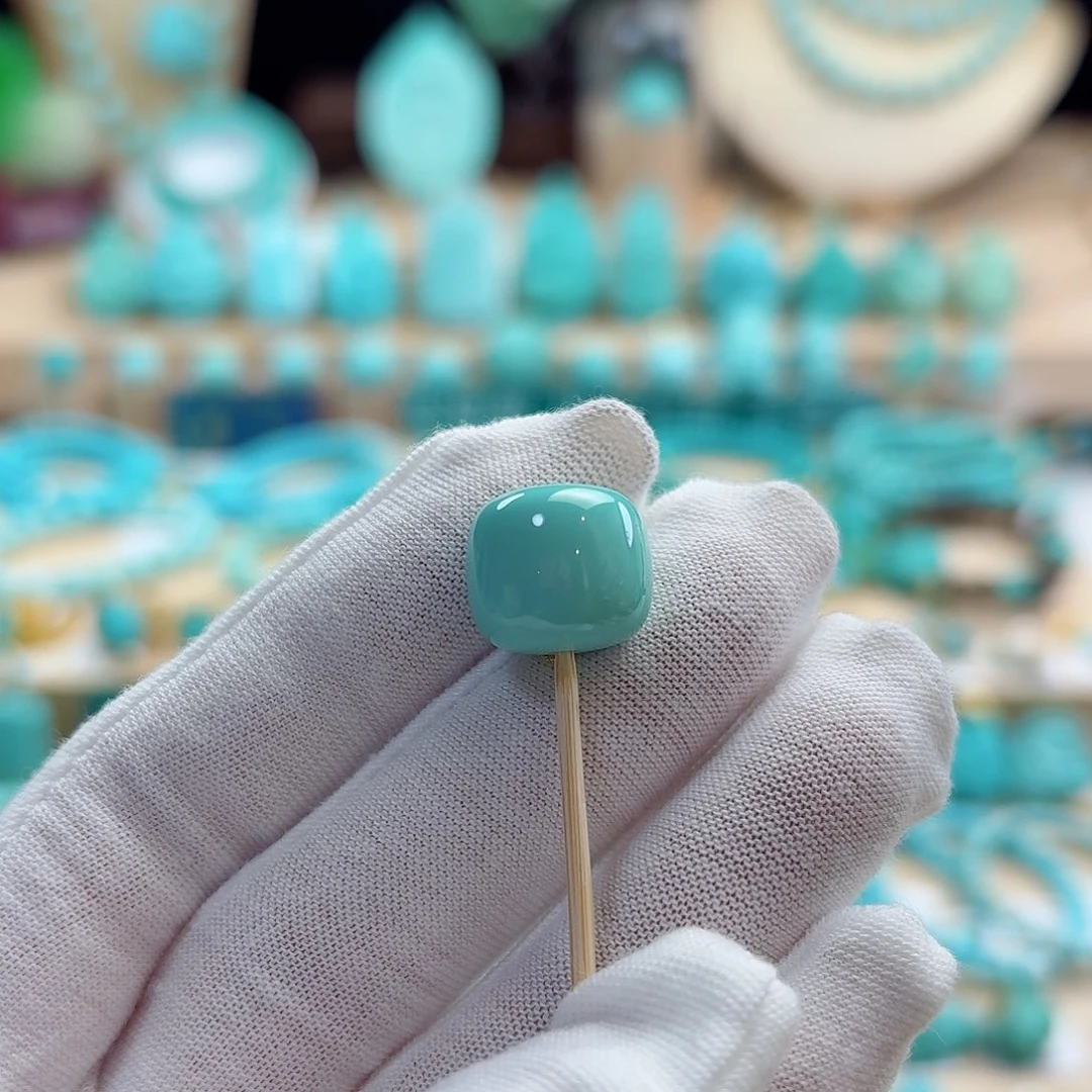 绿松石未镶嵌珠宝奇石