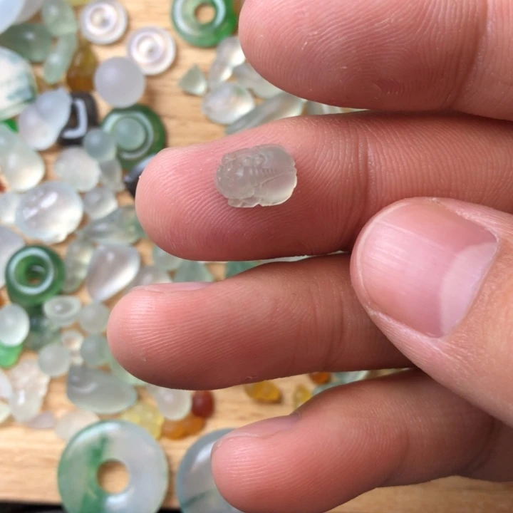 定制翡翠未镶嵌挂件