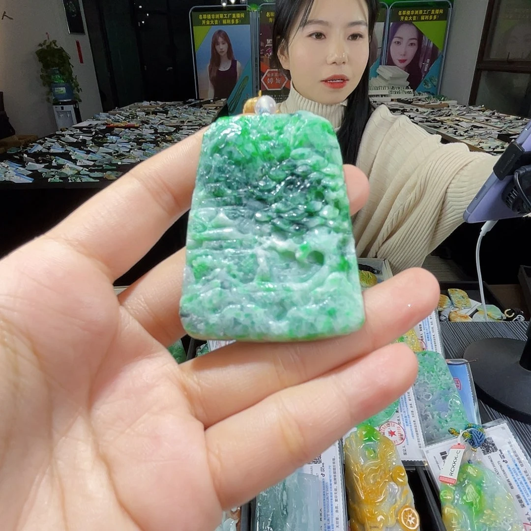 颈饰未镶嵌翡翠一