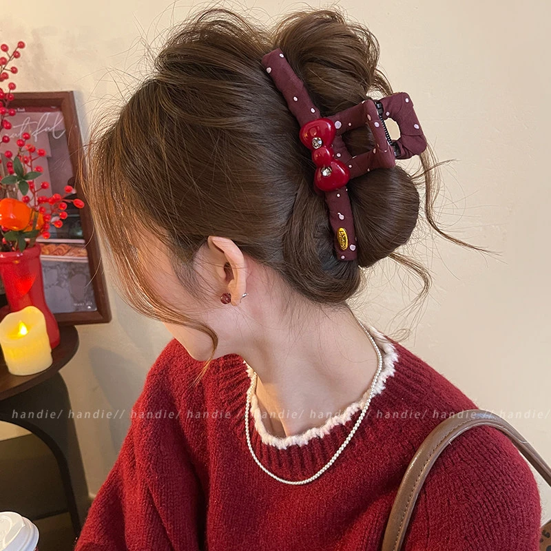 闪钻蝴蝶结波点抓夹女高级感鲨鱼夹2025新款大号发夹独特漂亮发饰