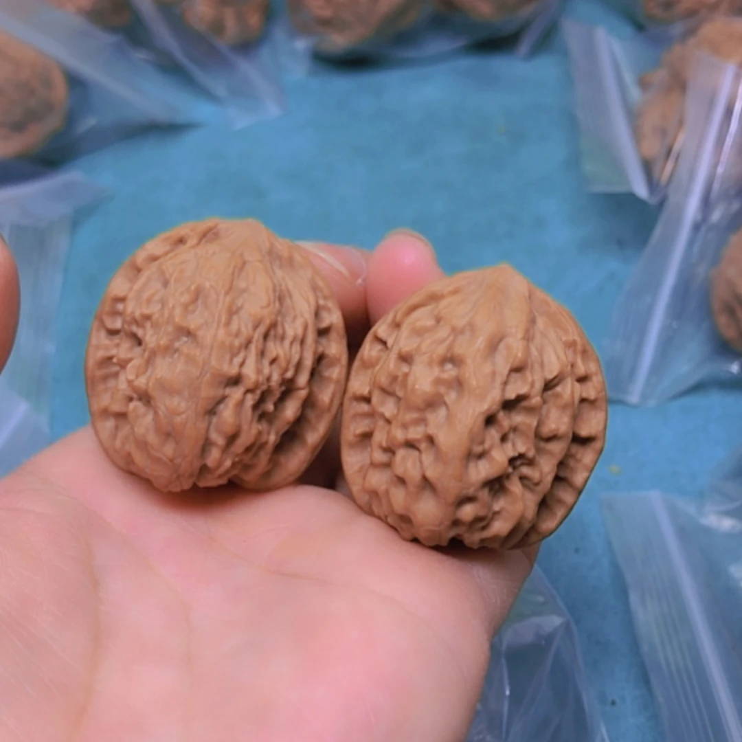 【闪购商品】把件核桃35野狼修尖