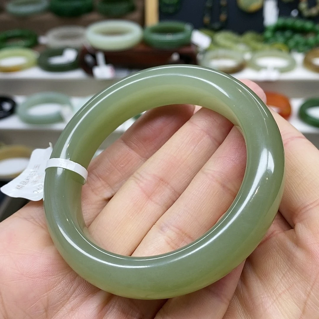 【闪购商品】未镶嵌手镯和田玉