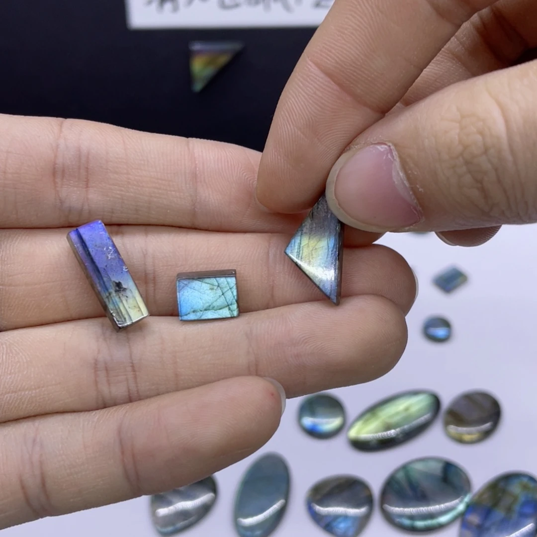 水晶不规则未镶嵌幽**绿