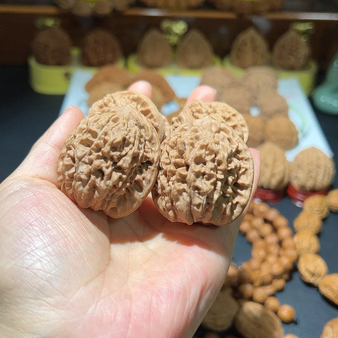 文玩核桃把件龙行天下送bai shi zi