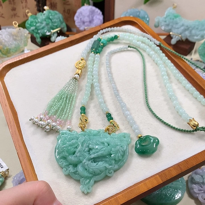 翡翠未镶嵌颈饰翡翠吊坠