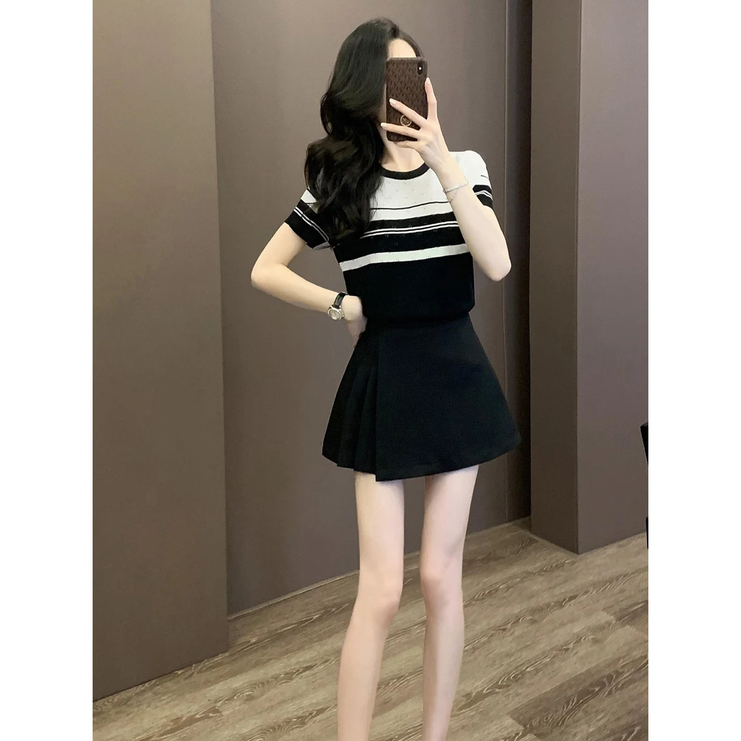 夏季小个子穿搭一整套装女时尚气质减龄条纹针织衫黑色裙裤两件套