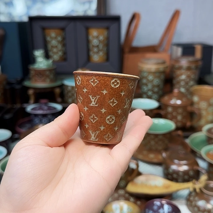 L***a龙泉手工制作工艺品青瓷杯