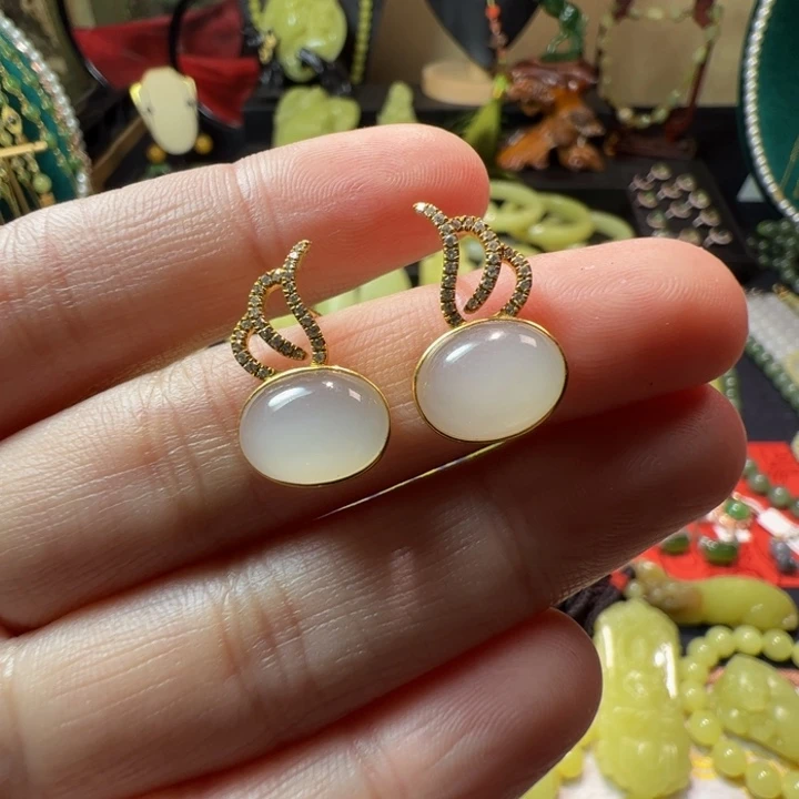 和田玉颈饰18K金镶嵌