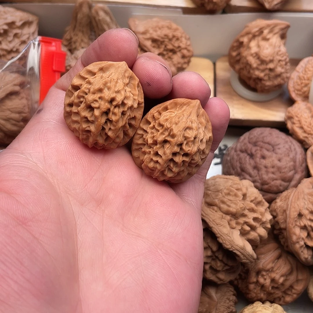 刘***屈吊坠文玩核桃秦闷