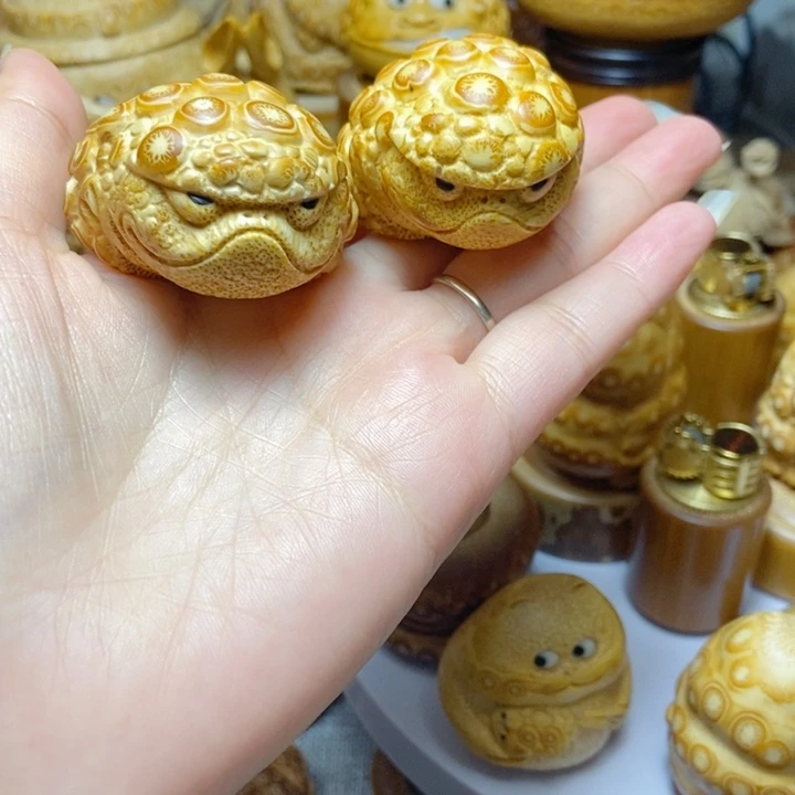 凡***居竹纯手工雕刻竹根手把件