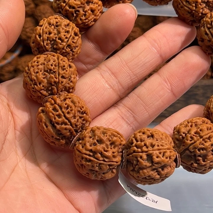 莫***贝金刚菩提吊坠梅花