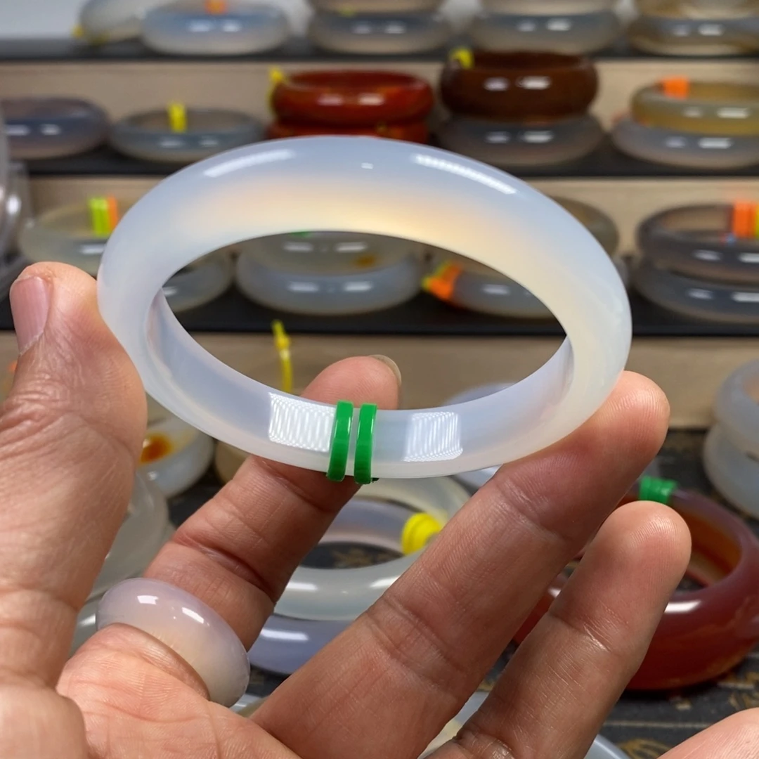 玛瑙/玉髓未镶嵌手镯