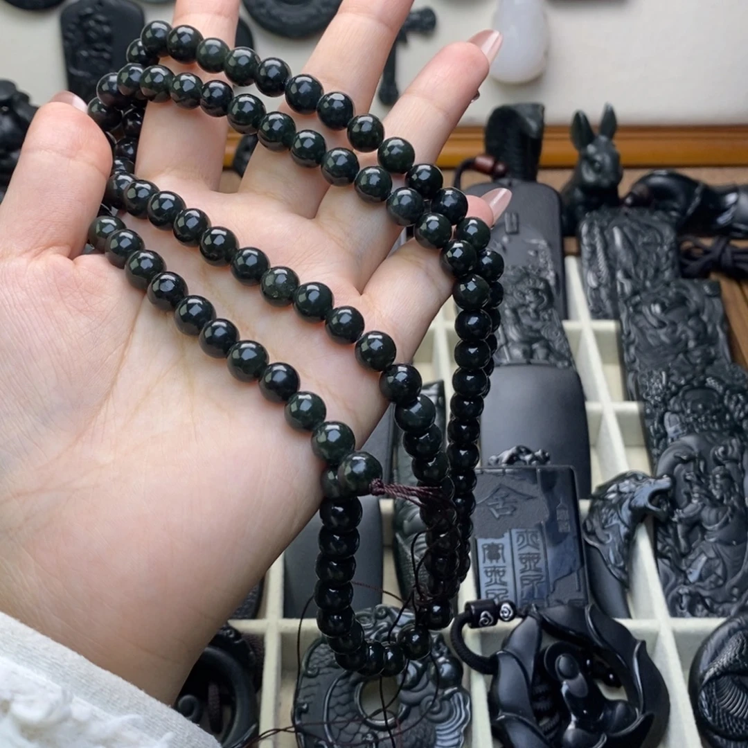 你***妆和田玉未镶嵌颈饰