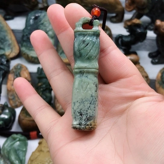 岫岩河磨玉（透闪石质玉）挂件未镶嵌