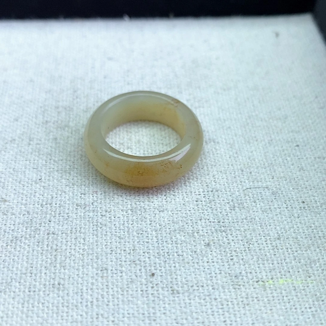 和田玉戒指未镶嵌11码 浅金糖戒圈