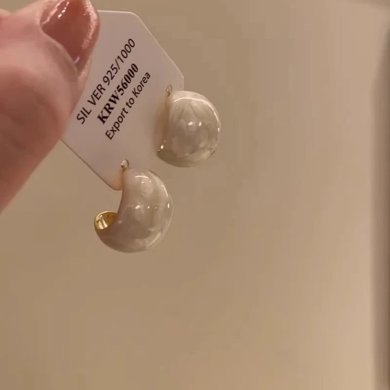 铜合金耳饰  温柔气质奶油白豆豆耳环女小众设计轻奢高级耳钉耳饰