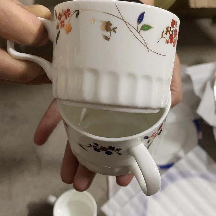 杯王***✨瓷片 金花纸小碎花杯子 2个 微瑕