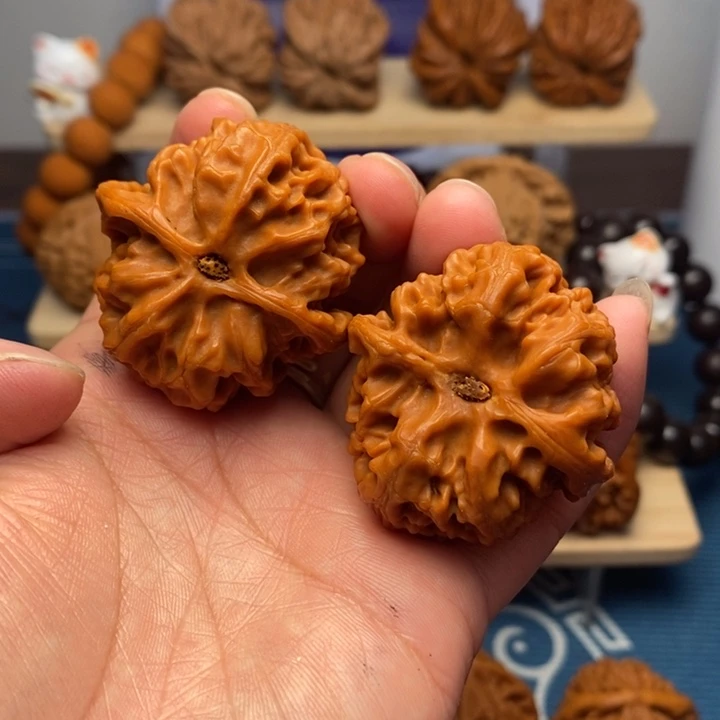 把件桃核苹果园狮子头